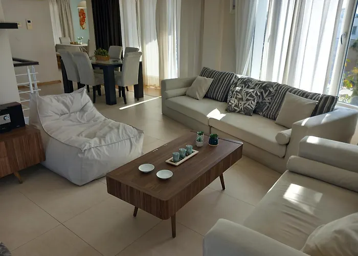 Saint John Sia House 度假居 *